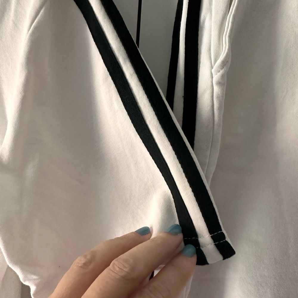 Adidas White Set with Black Accents - Picture 6 of 8